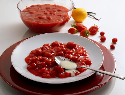Rote Grütze mit Vanillesauce Rezept - Mondamin